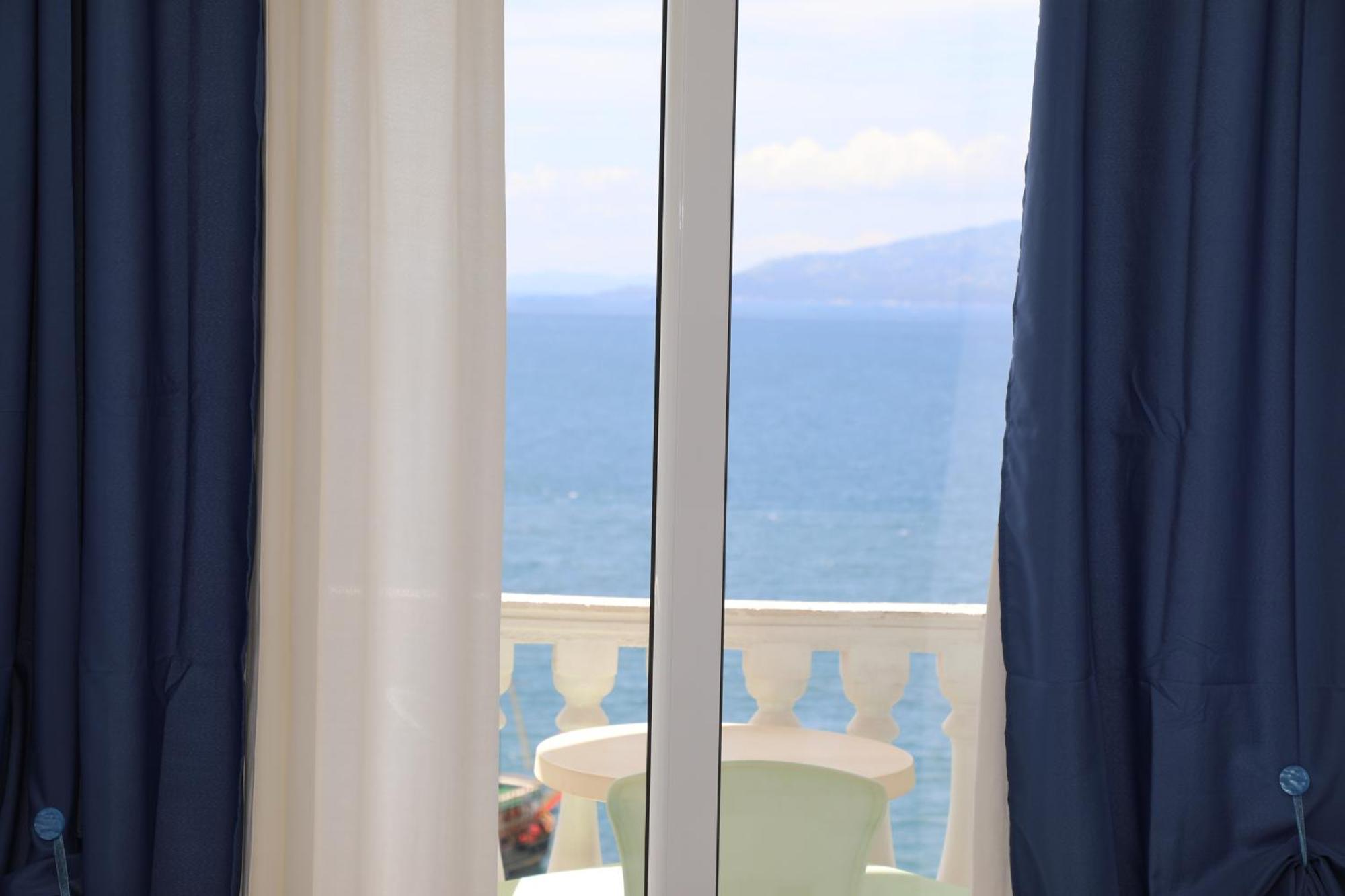 Saranda Apartaments Meta Exterior photo